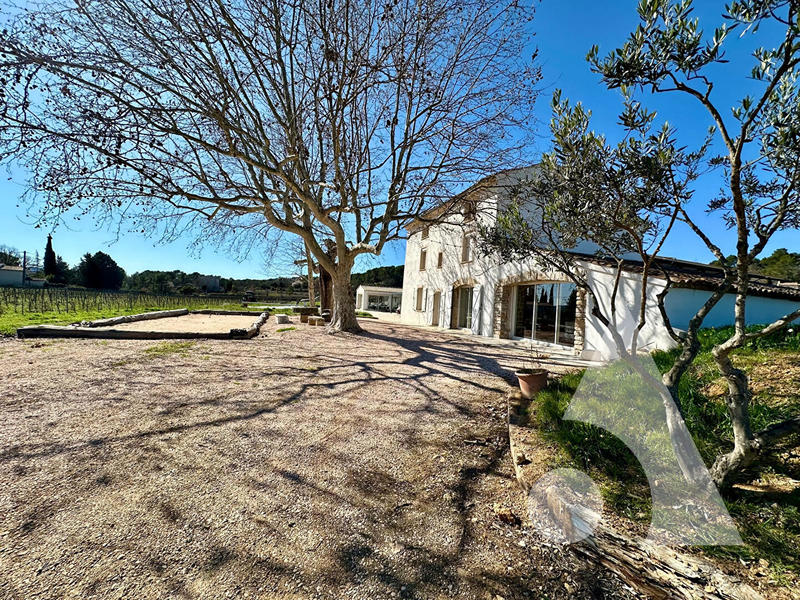 Villa - 362 m² - 8 pièces