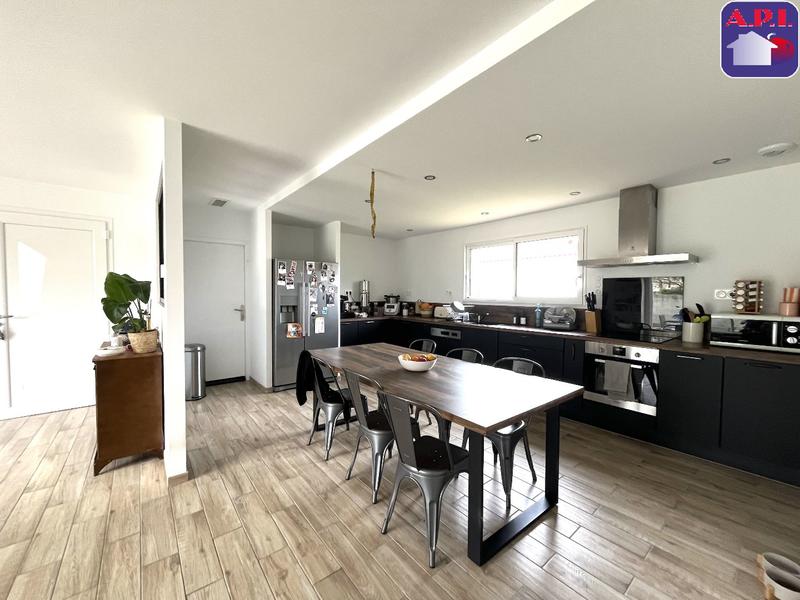 Maison - 110 m² - 4 pièces