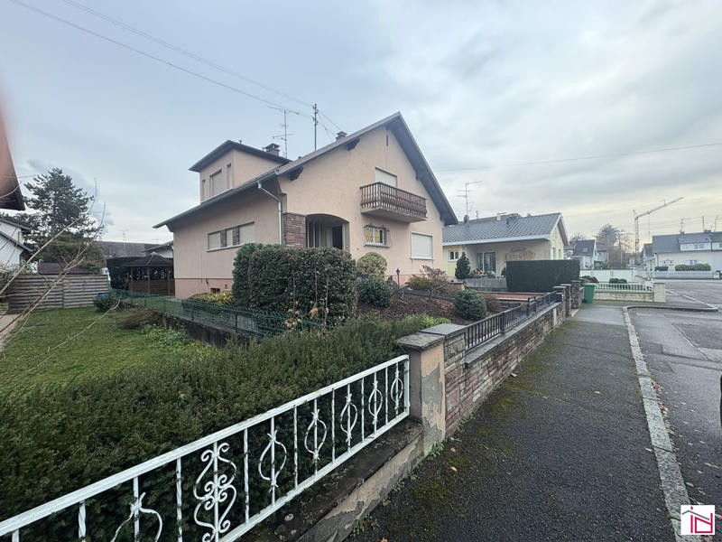 Maison - 185 m² - 6 pièces