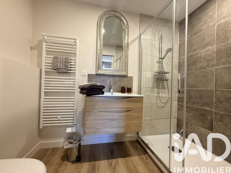 Maison - 308 m² - 16 pièces