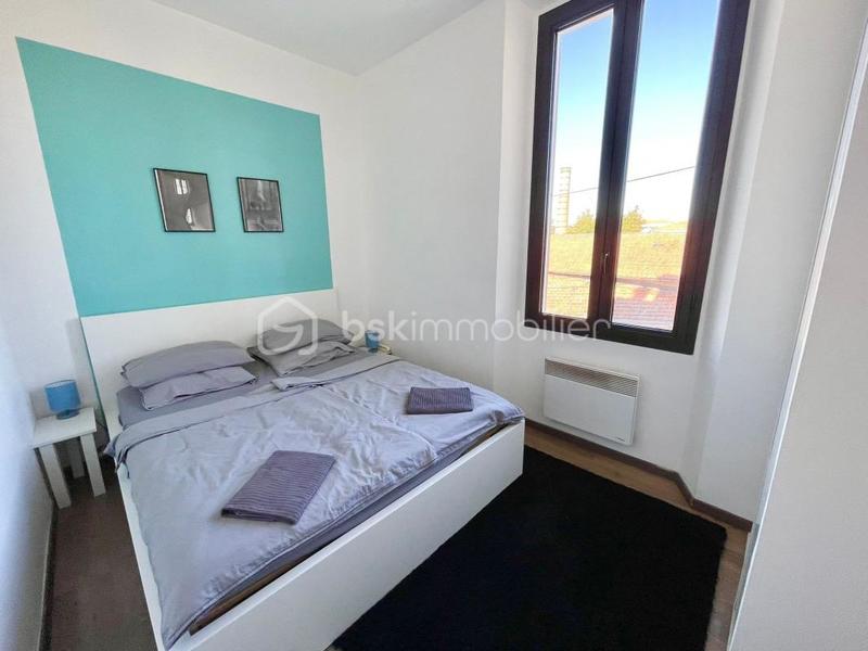 Demeure - 240 m² - 12 pièces