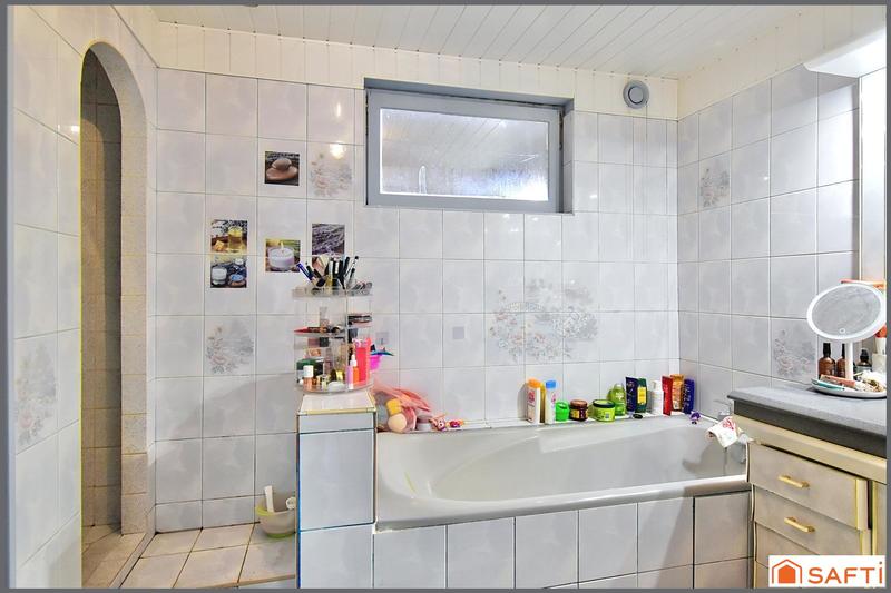 Maison - 200 m² - 7 pièces