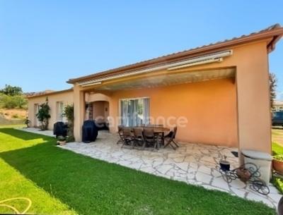 Maison - 140 m² - 5 pièces