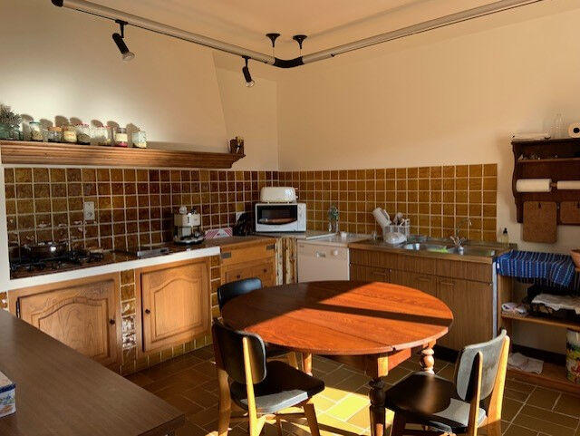 Maison - 220 m² - 7 pièces