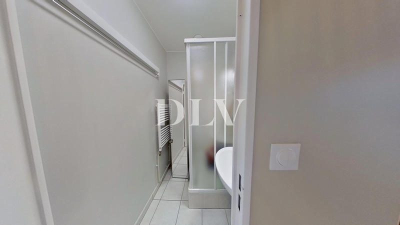 Appartement - 99 m² - 5 pièces