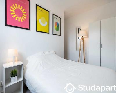 Chambre - 90 m² - 1 pièce