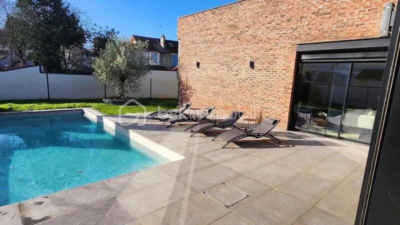 Loft - 494 m² - 10 pièces