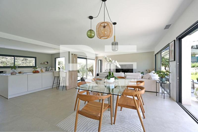 Maison - 167 m² - 6 pièces