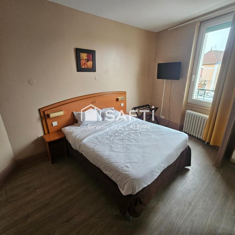 Local commercial - 832 m² - 14 pièces