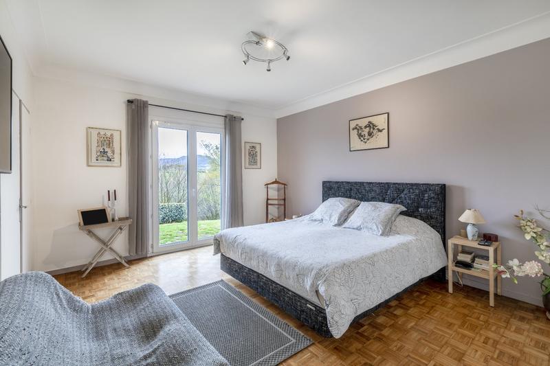 Maison - 226 m² - 8 pièces