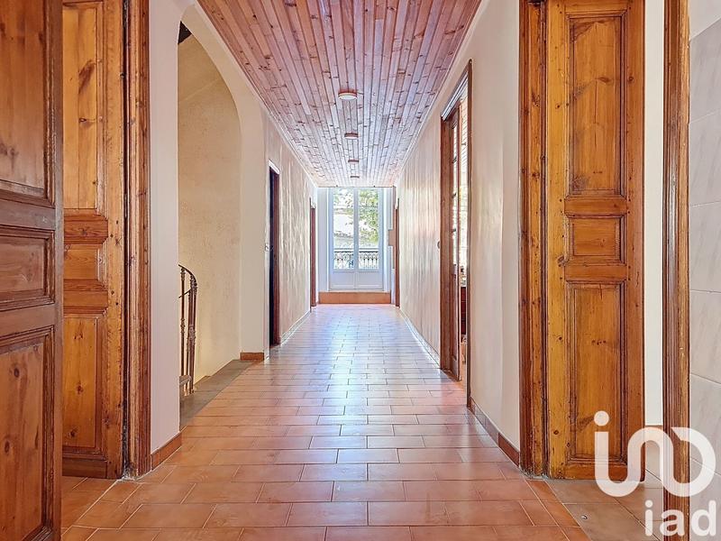 Maison - 257 m² - 9 pièces