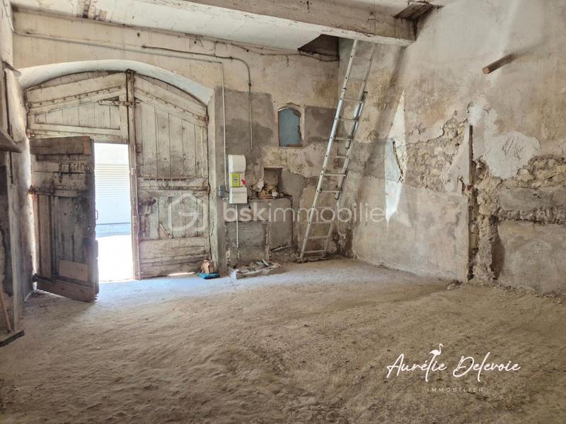 Remise - 59 m² - 2 pièces