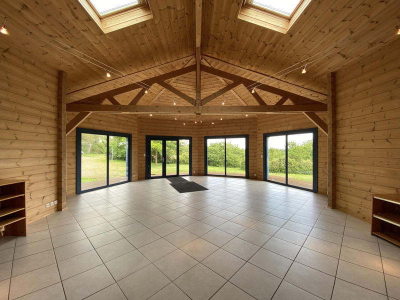 Maison - 371 m² - 15 pièces