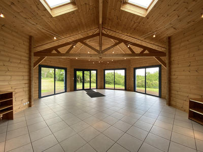 Maison - 371 m² - 15 pièces