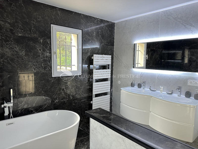 Villa - 200 m² - 7 pièces