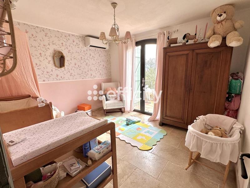 Villa - 230 m² - 9 pièces