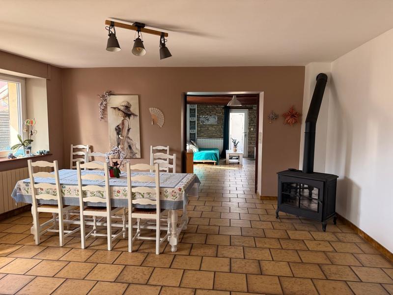 Maison - 224 m² - 7 pièces