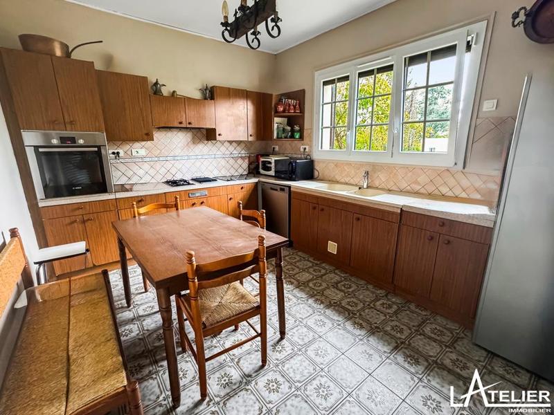 Maison - 181 m² - 7 pièces