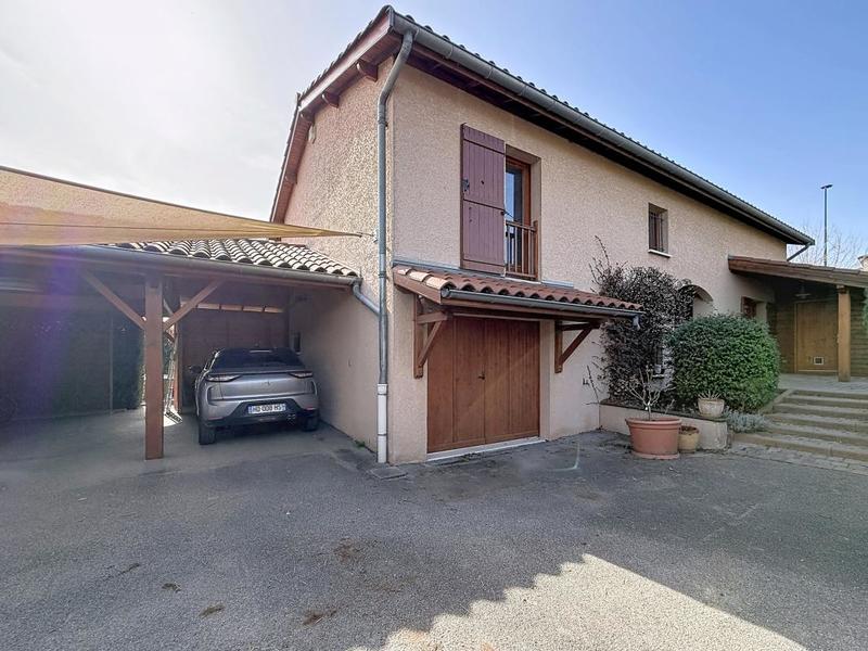 Villa - 180 m² - 6 pièces