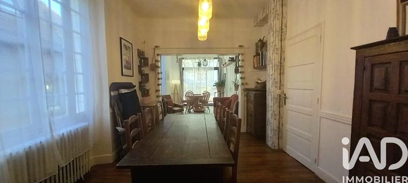 Maison - 233 m² - 9 pièces