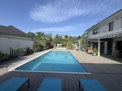 Villa - 200 m² - 5 pièces