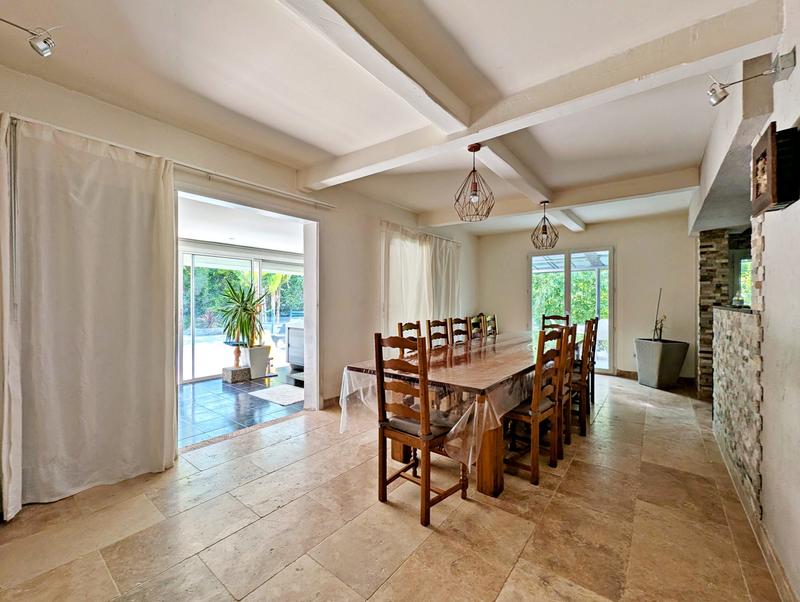 Villa - 338 m² - 10 pièces