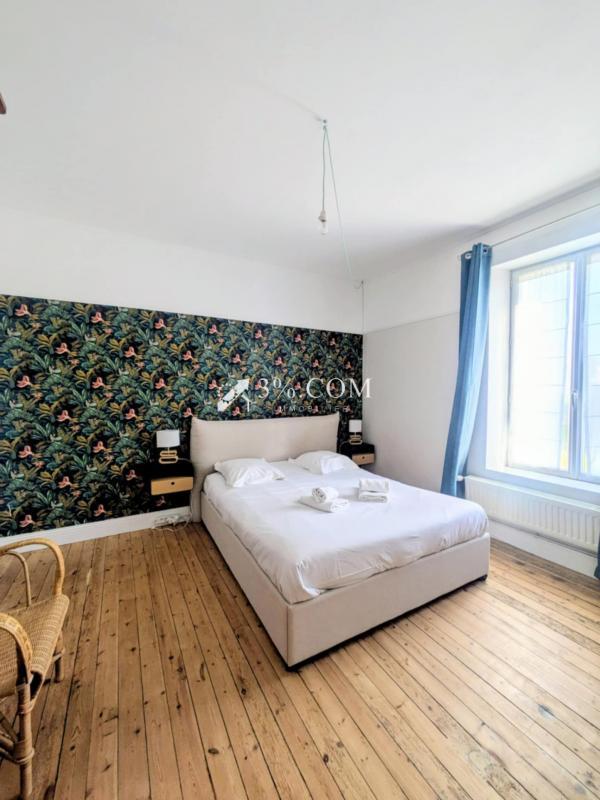 Maison - 210 m² - 11 pièces