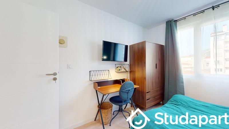 Chambre - 11 m² - 1 pièce