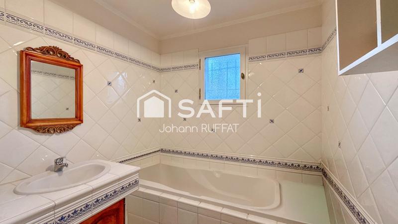 Maison - 136 m² - 8 pièces