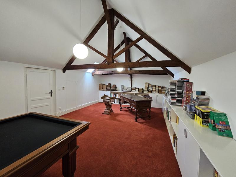 Maison - 297 m² - 8 pièces