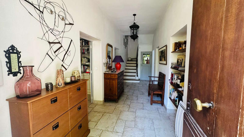 Maison - 300 m² - 9 pièces