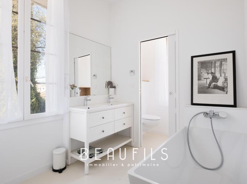 Maison - 245 m² - 8 pièces