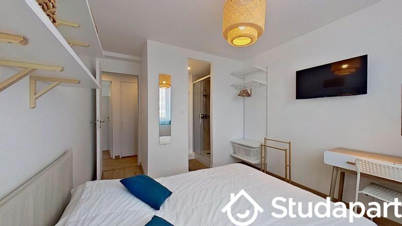 Chambre - 11 m² - 1 pièce