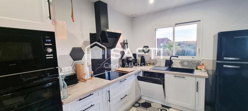 Maison - 213 m² - 8 pièces