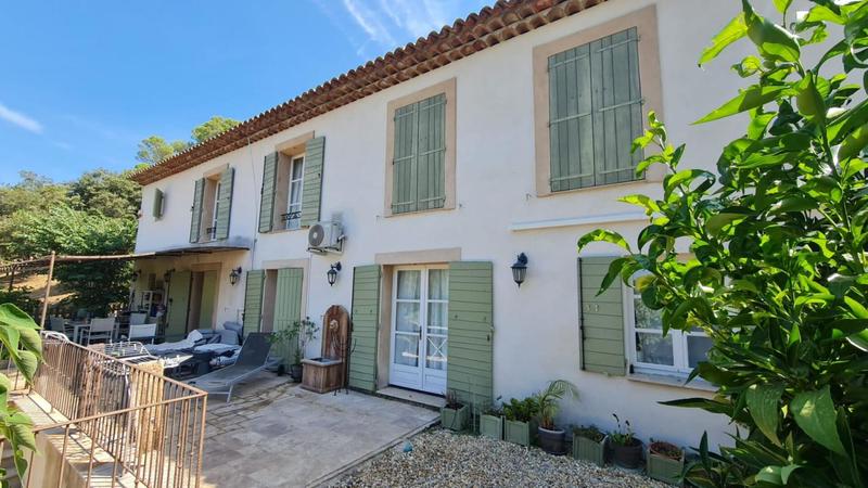 Villa - 246 m² - 5 pièces