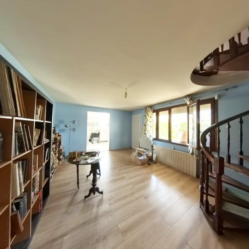 Maison - 127 m² - 8 pièces