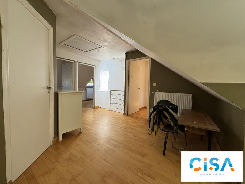 Maison - 180 m² - 8 pièces