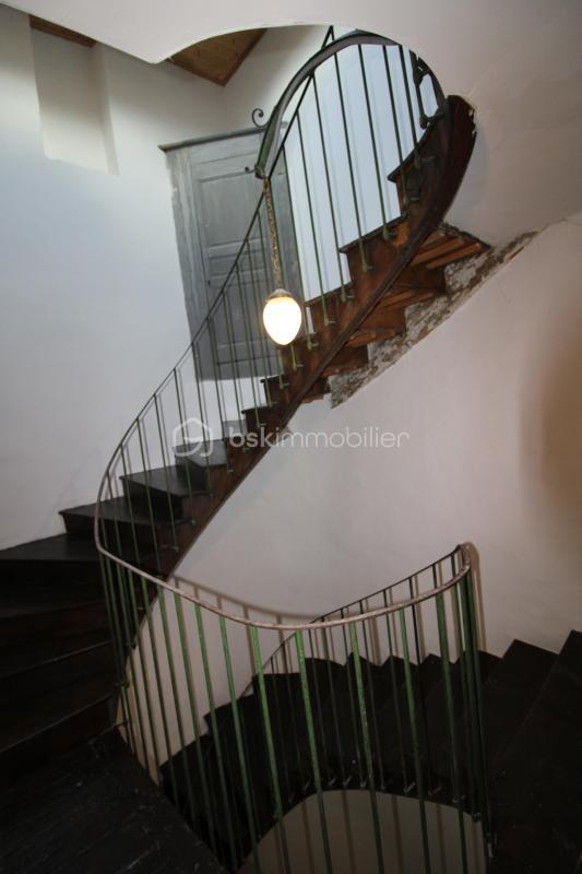 Demeure - 250 m² - 7 pièces