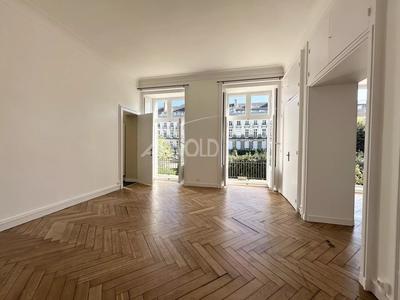 Appartement - 156 m² - 6 pièces