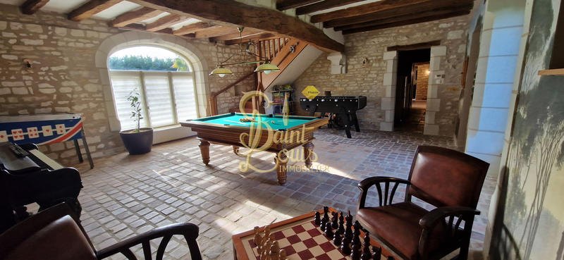 Maison - 265 m² - 8 pièces