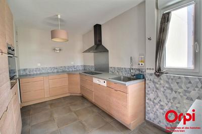 Appartement - 81 m² - 4 pièces