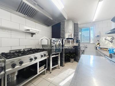 Local commercial - 92 m² - 4 pièces