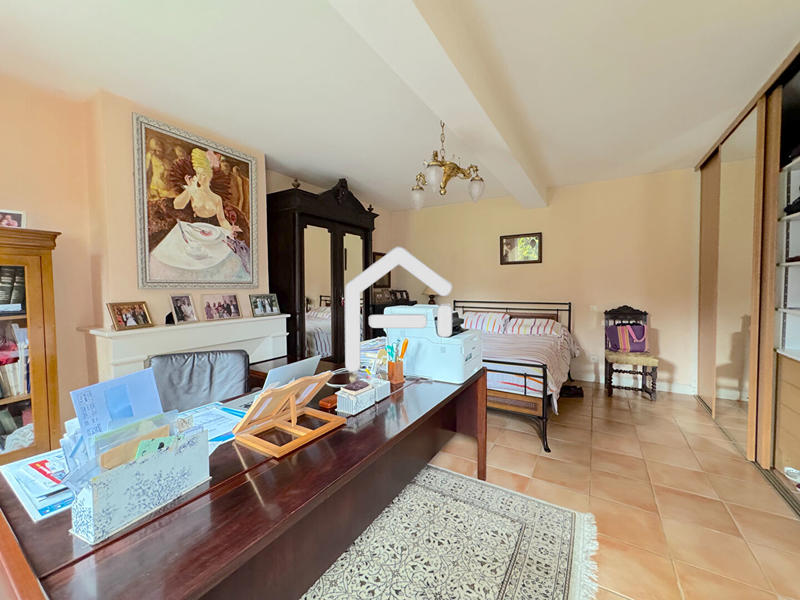 Villa - 350 m² - 9 pièces