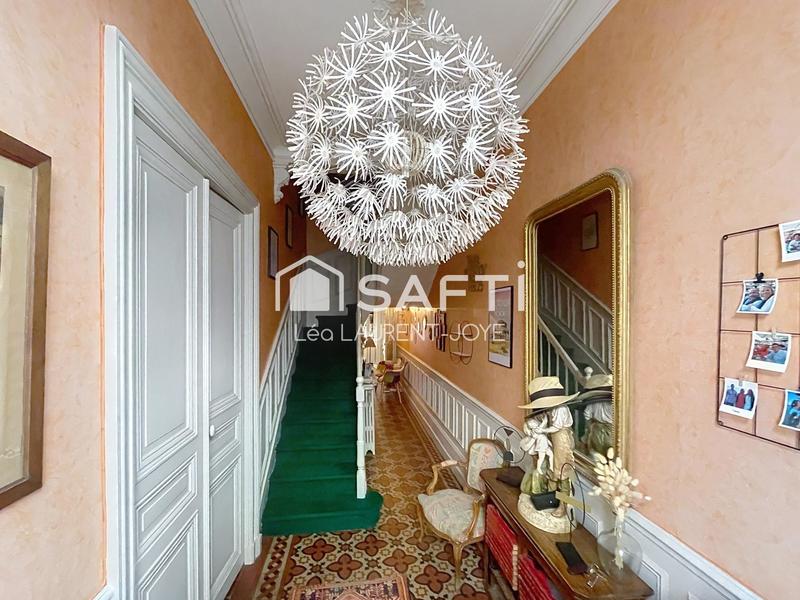 Hôtel particulier - 166 m² - 6 pièces