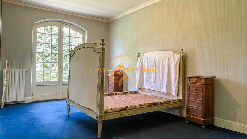 Maison - 243 m² - 8 pièces