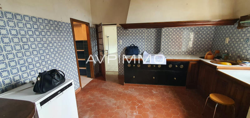 Maison - 260 m² - 9 pièces