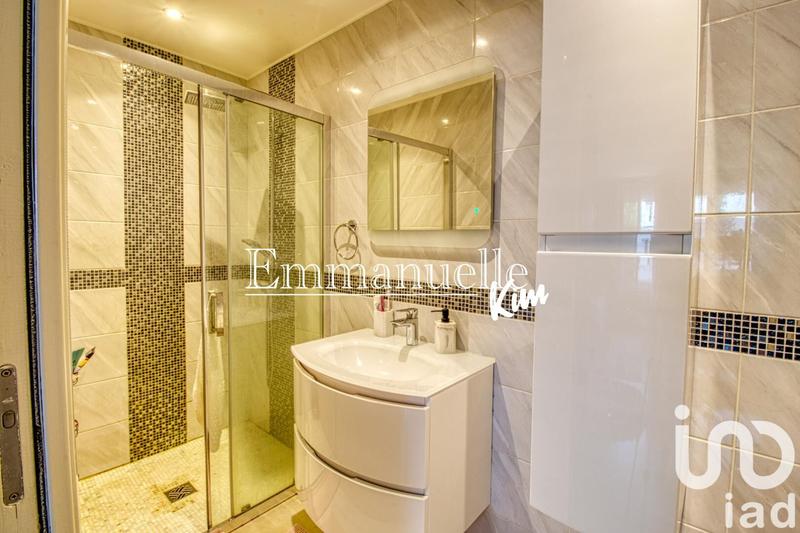 Maison - 270 m² - 8 pièces