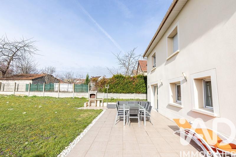 Maison - 199 m² - 7 pièces