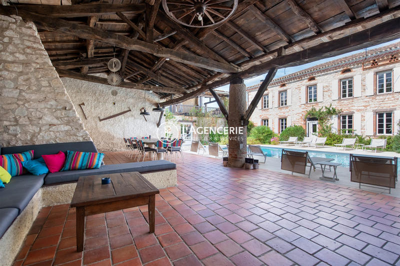 Maison ancienne - 522 m² - 11 pièces