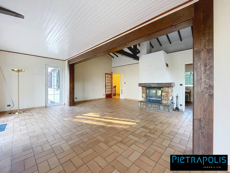 Maison - 245 m² - 10 pièces